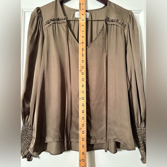 DEAR JOHN Amelia Ruched Long Sleeve Top Army Green (Cypress) SMALL Drawstring - Picture 8 of 9